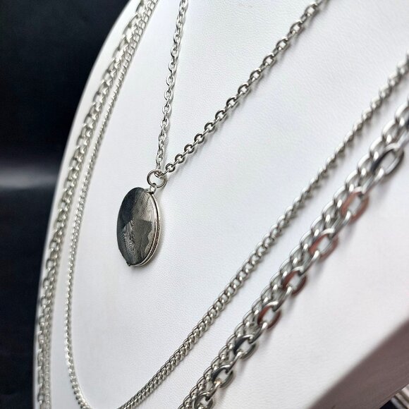 Vintage Layered Silver-Tone Triple Strand Locket Necklace 18" Chain & 1" Pendant - Picture 5 of 7